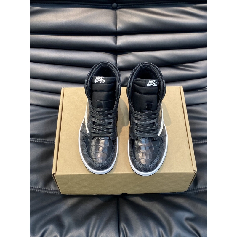 l**is V*t*n sneakers